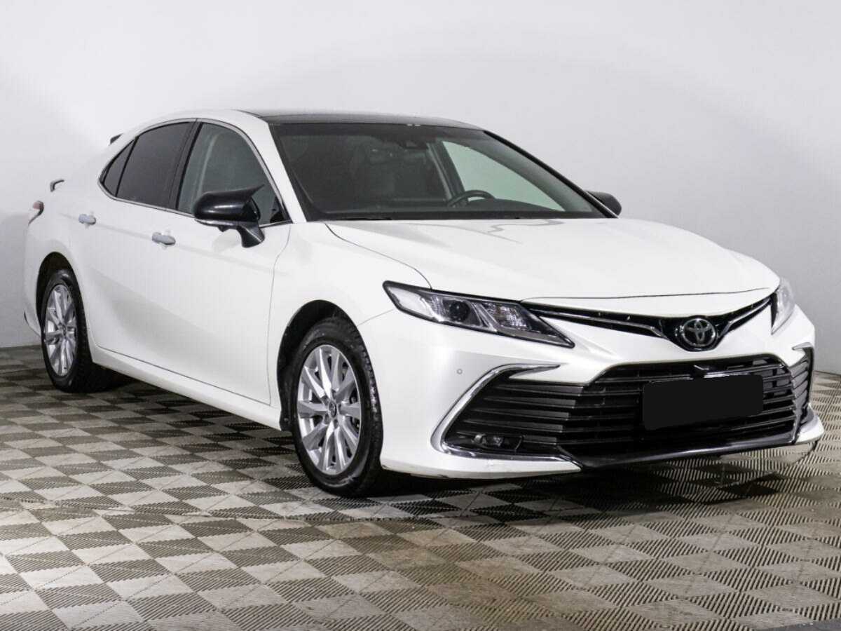 Toyota Camry с пробегом — 2022 год. Фото: #2