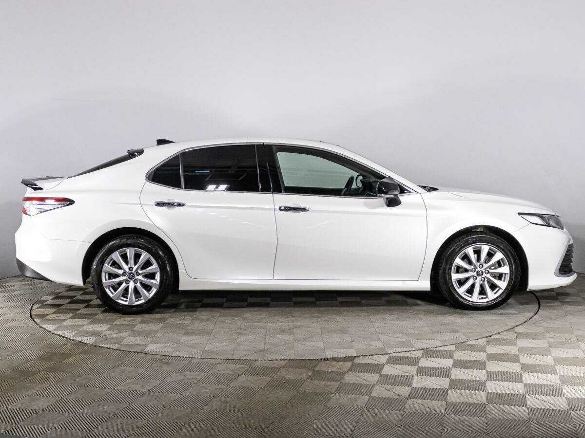 Toyota Camry с пробегом — 2022 год. Фото: #3