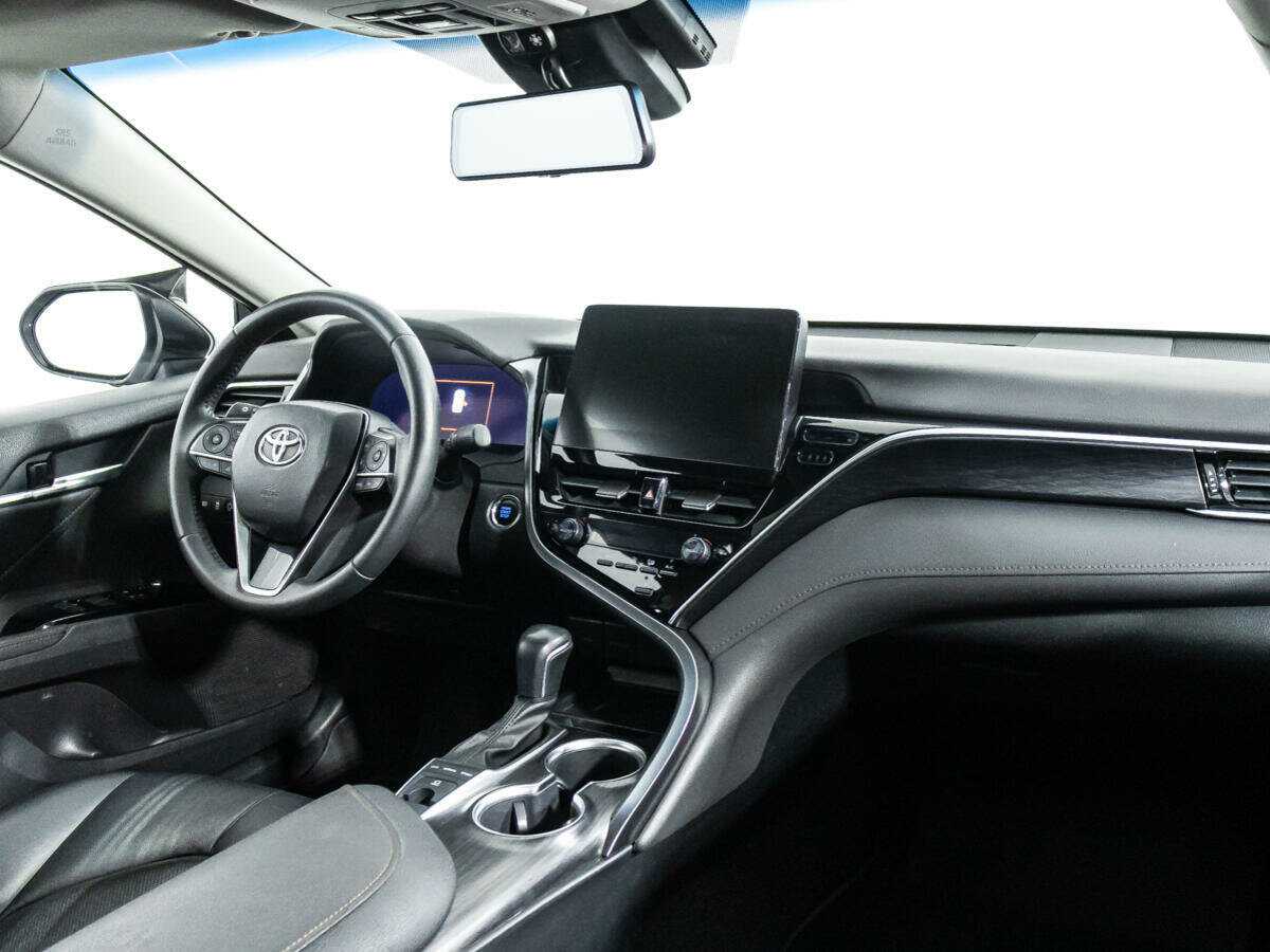 Toyota Camry с пробегом — 2022 год. Фото: #8