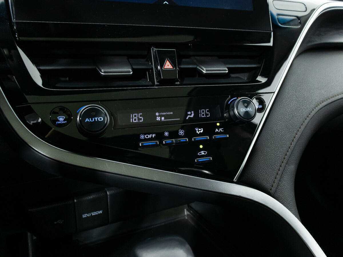 Toyota Camry с пробегом — 2022 год. Фото: #17