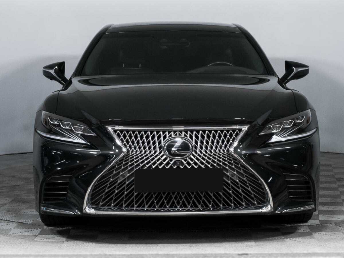 Lexus LS с пробегом — 2018 год. Фото: #1