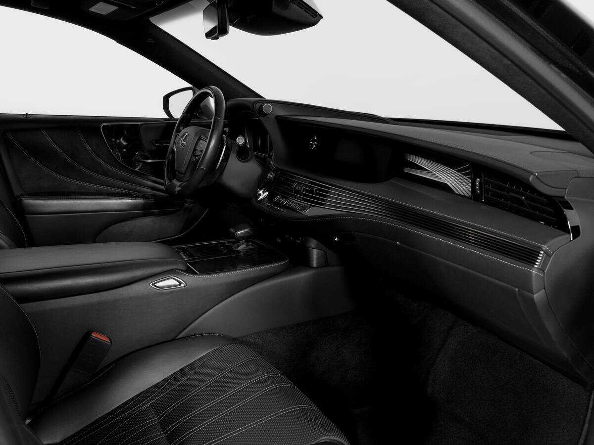 Lexus LS с пробегом — 2018 год. Фото: #8