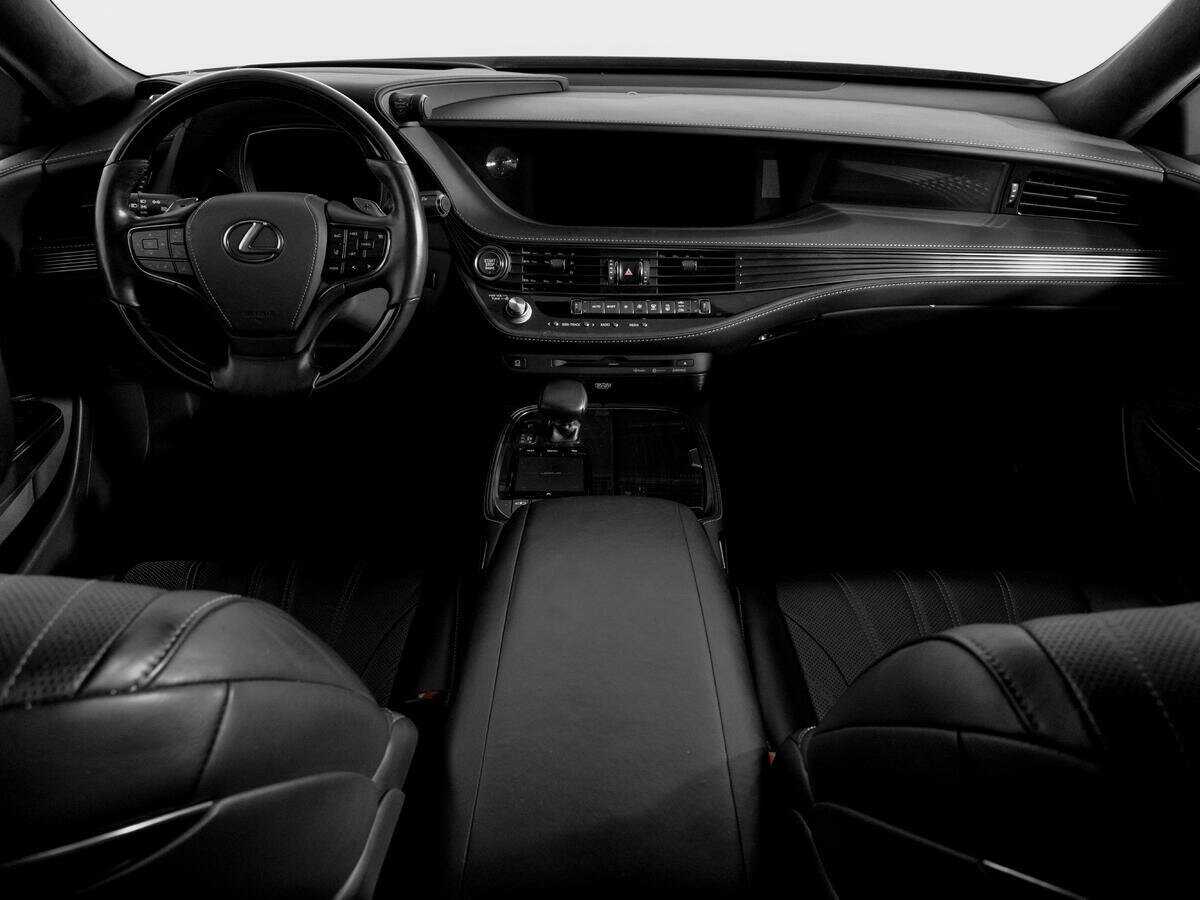 Lexus LS с пробегом — 2018 год. Фото: #11