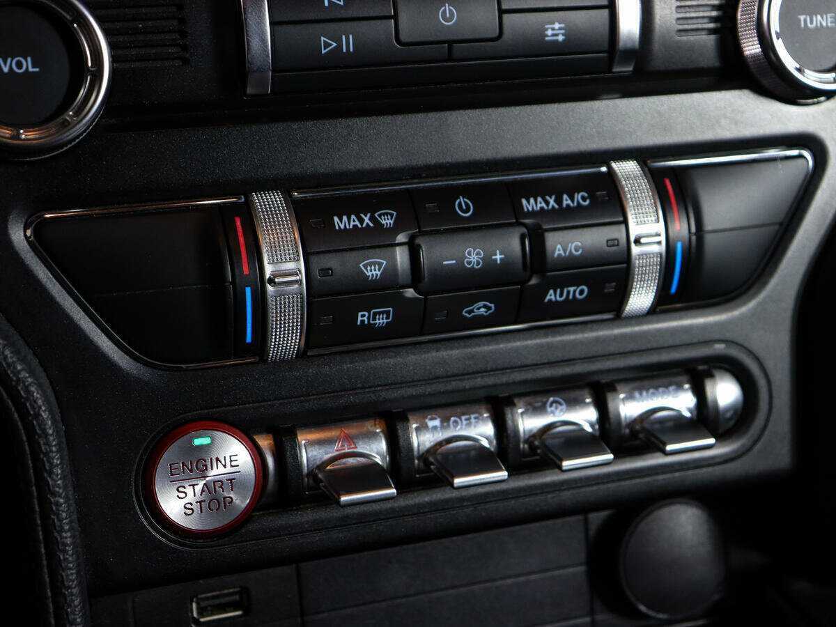 Ford Mustang с пробегом — 2020 год. Фото: #22