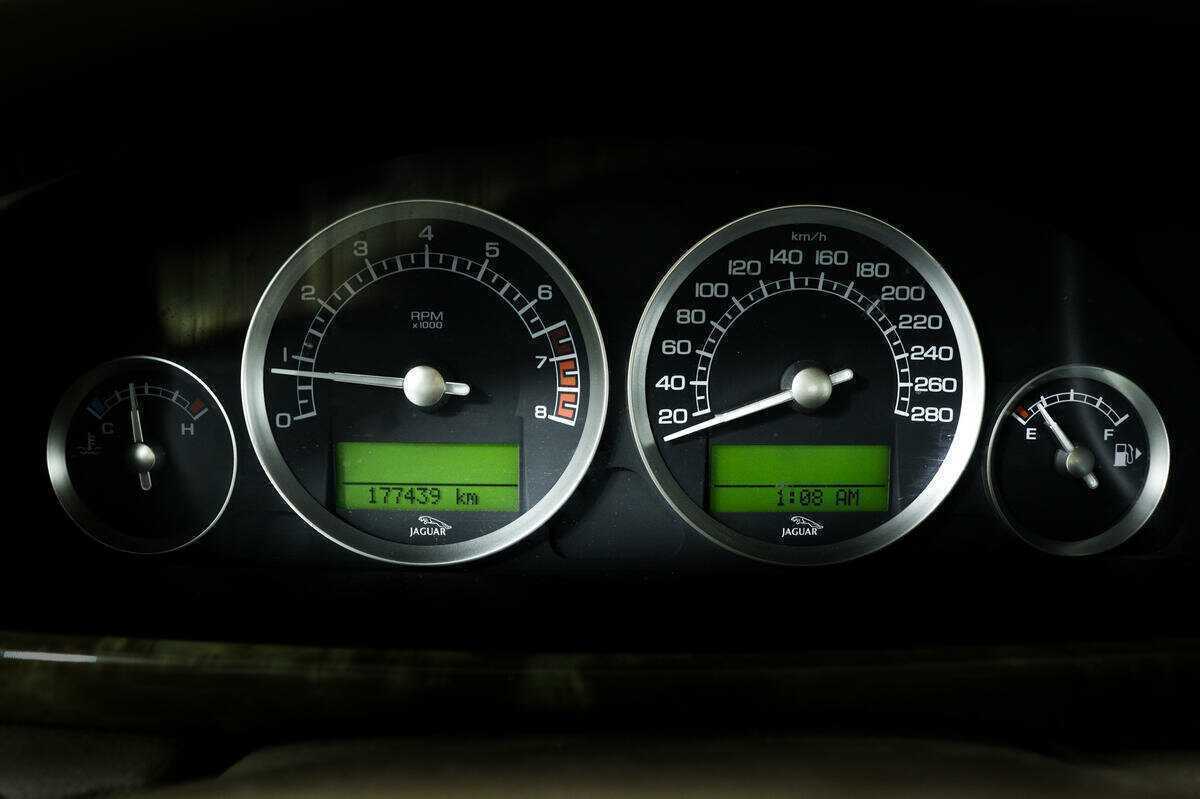 Jaguar S-Type с пробегом — 2004 год. Фото: #9