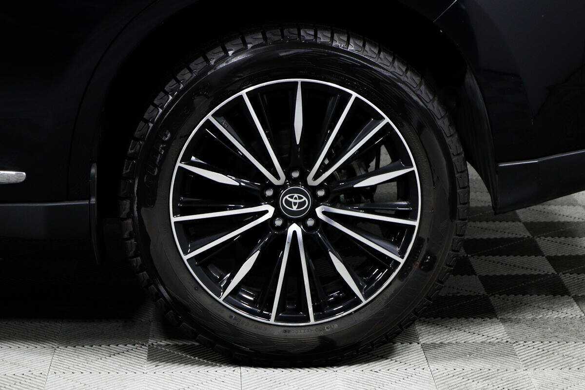 Toyota Harrier с пробегом — 2019 год. Фото: #13