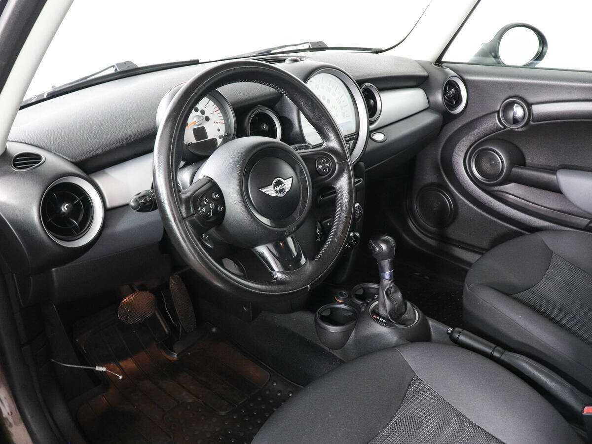 Mini Hatch с пробегом — 2012 год. Фото: #8