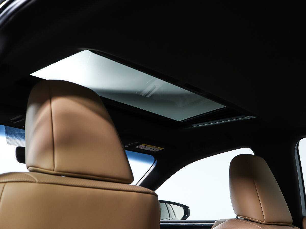 Lexus ES с пробегом — 2019 год. Фото: #14