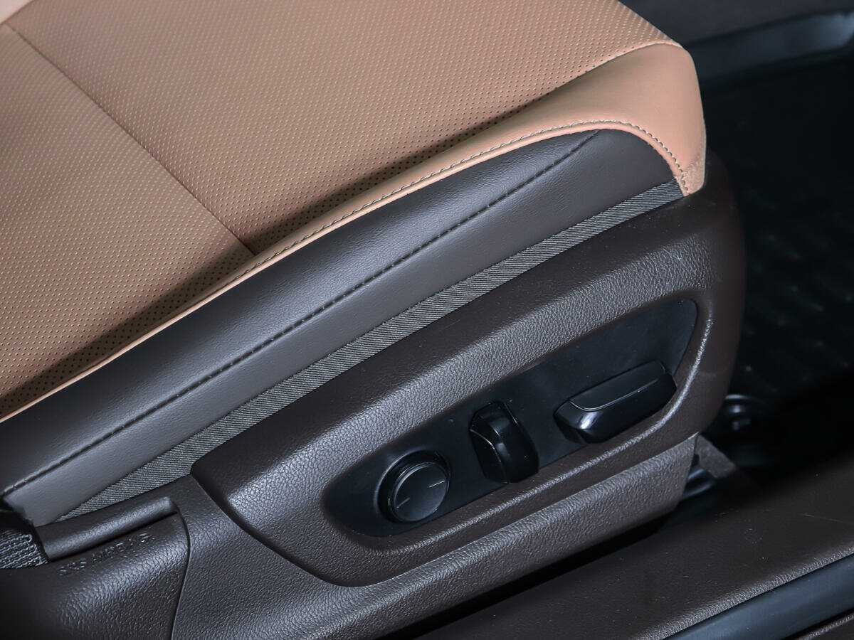 Lexus ES с пробегом — 2019 год. Фото: #16