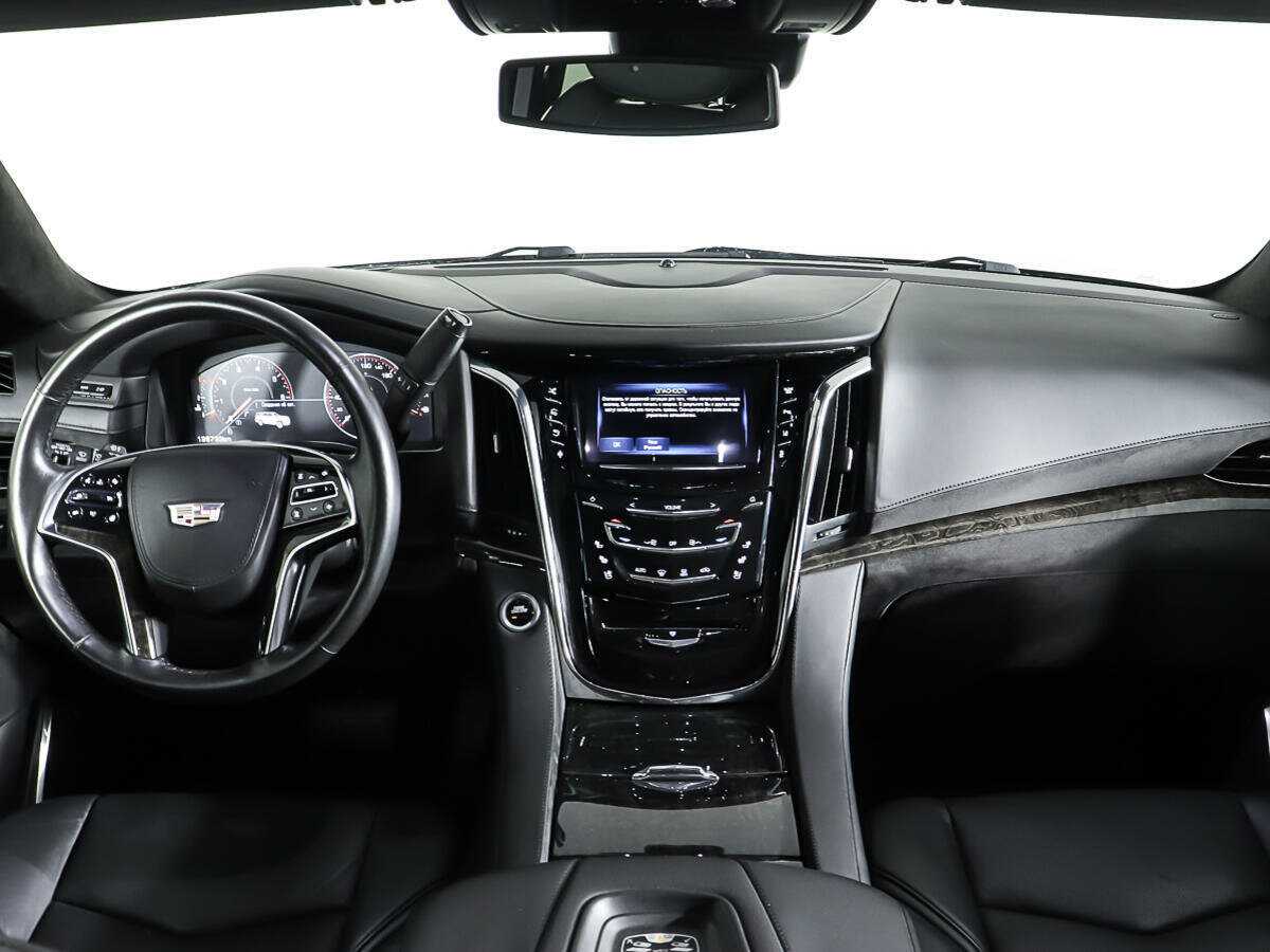 Cadillac Escalade с пробегом — 2015 год. Фото: #10