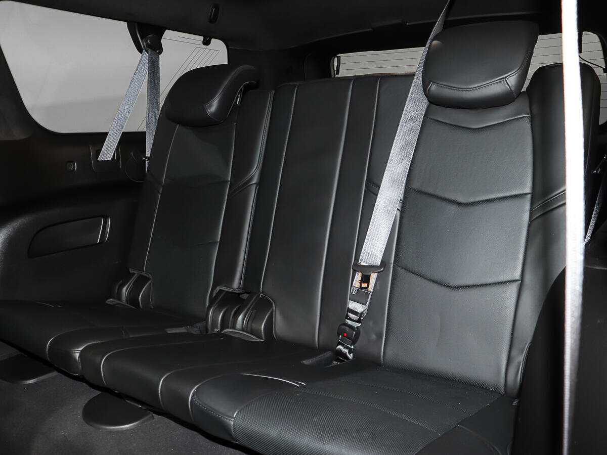 Cadillac Escalade с пробегом — 2015 год. Фото: #14