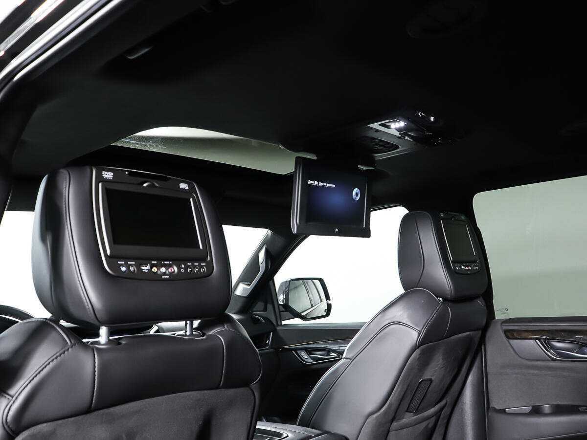 Cadillac Escalade с пробегом — 2015 год. Фото: #16