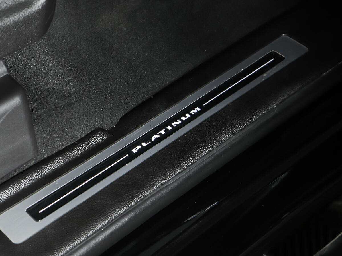 Cadillac Escalade с пробегом — 2015 год. Фото: #19