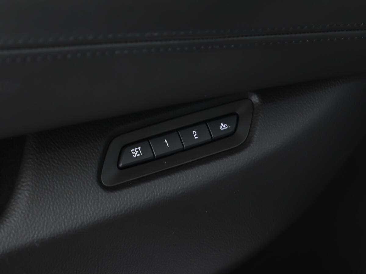 Cadillac Escalade с пробегом — 2015 год. Фото: #25