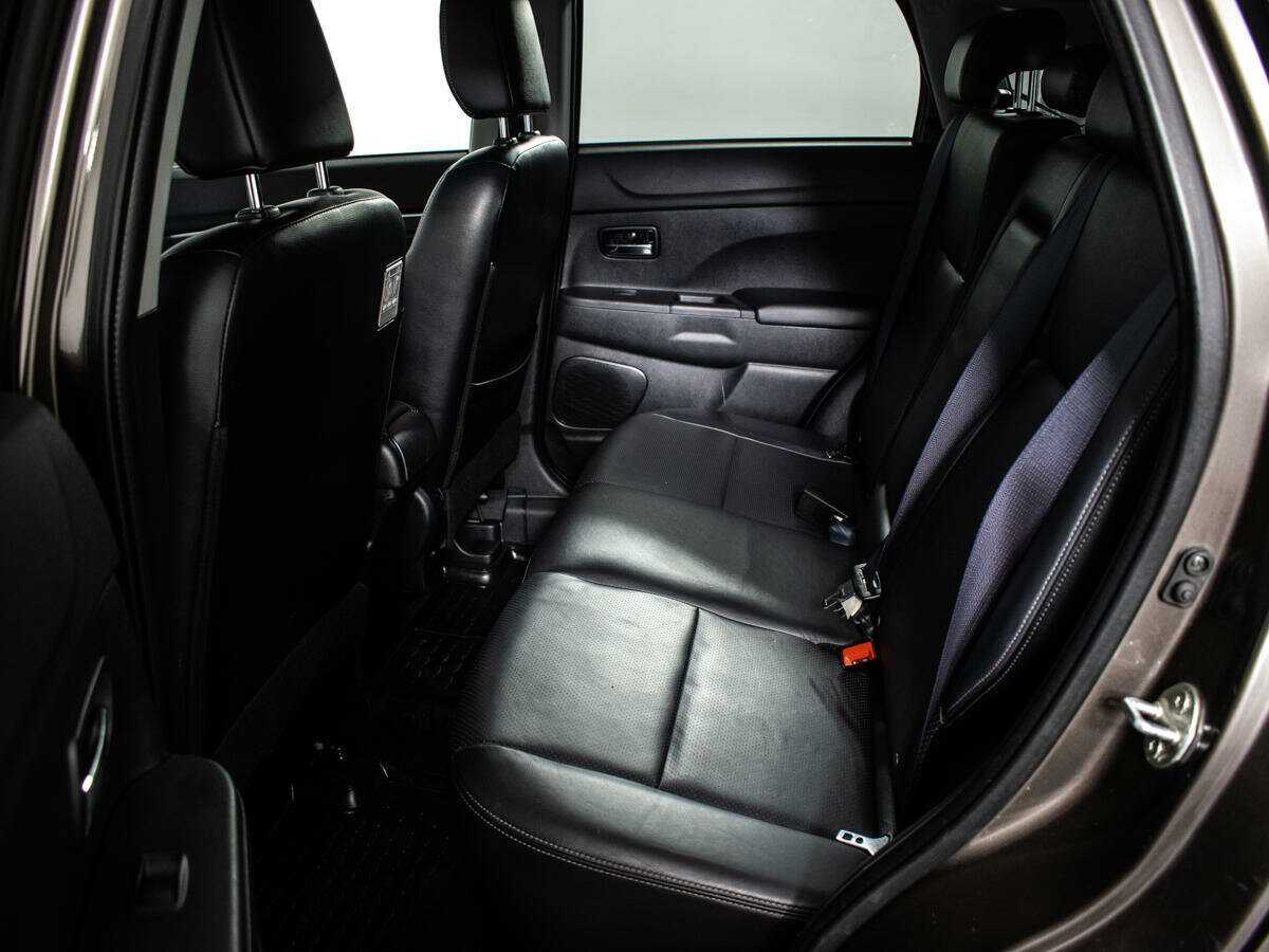 Mitsubishi ASX с пробегом — 2011 год. Фото: #9