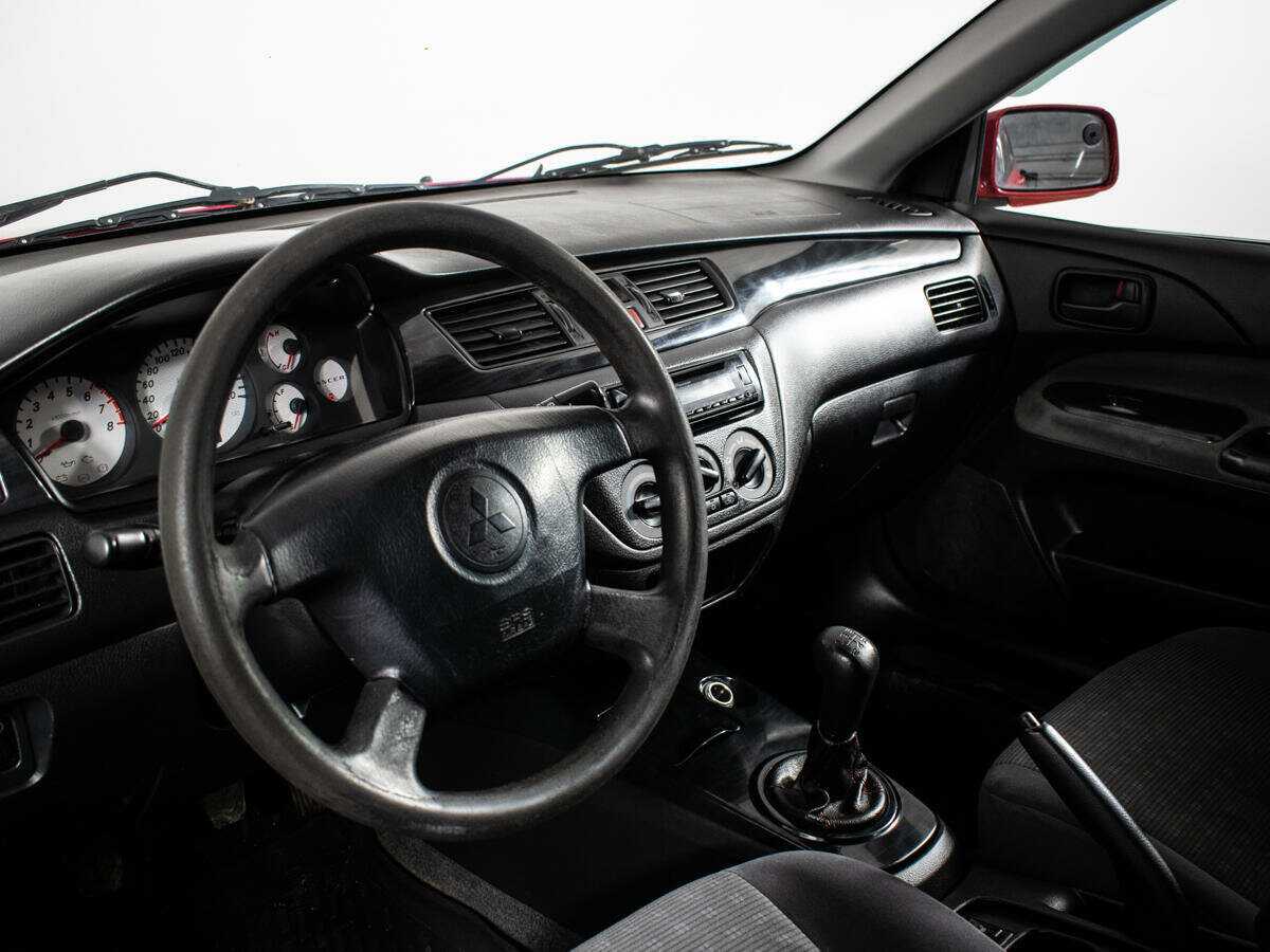 Mitsubishi Lancer с пробегом — 2005 год. Фото: #12
