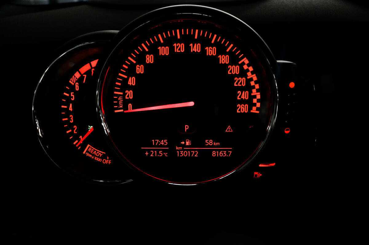 Mini Hatch с пробегом — 2017 год. Фото: #9