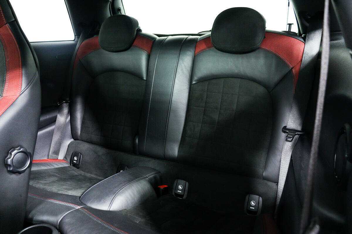 Mini Hatch с пробегом — 2017 год. Фото: #11