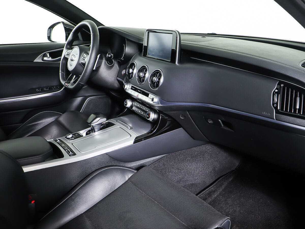 Kia Stinger с пробегом — 2018 год. Фото: #8