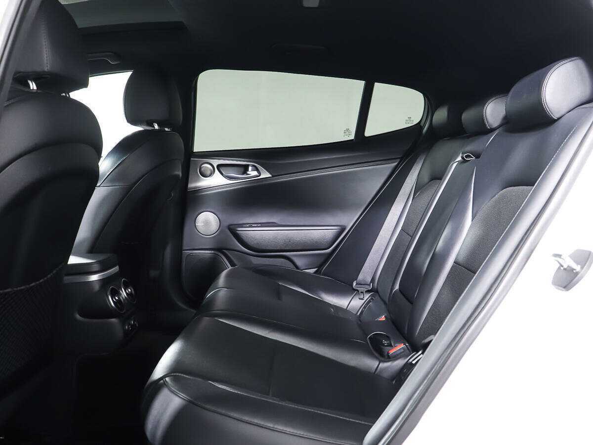 Kia Stinger с пробегом — 2018 год. Фото: #9