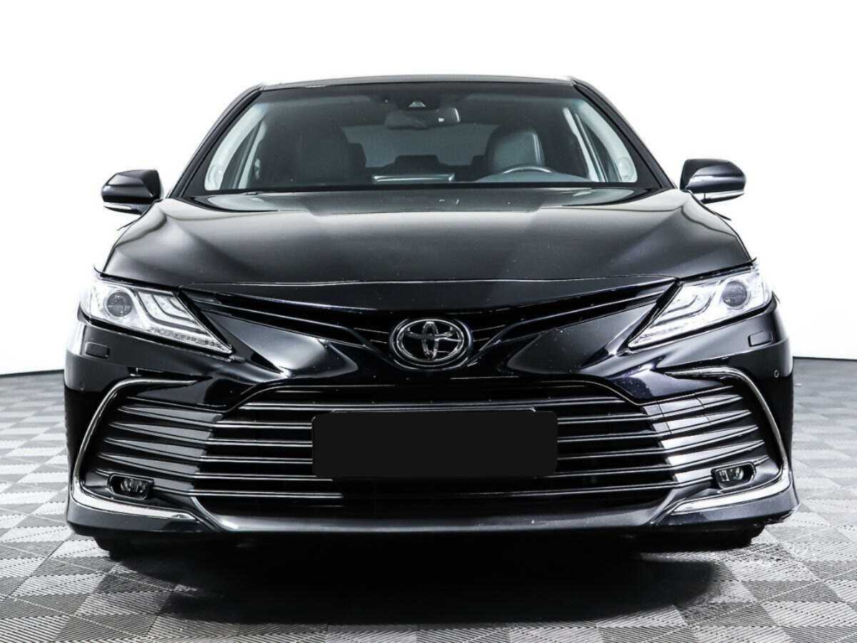 Toyota Camry с пробегом — 2021 год. Фото: #1