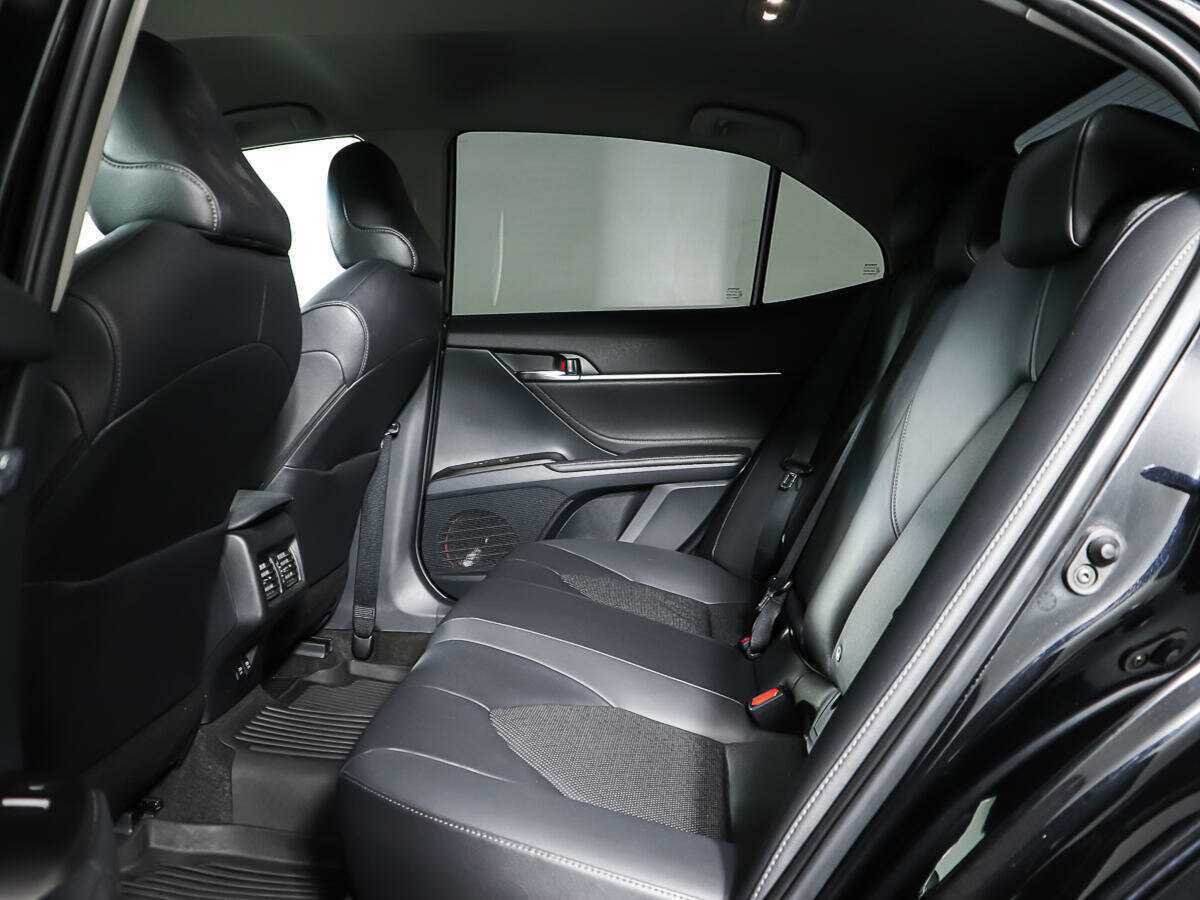 Toyota Camry с пробегом — 2021 год. Фото: #11