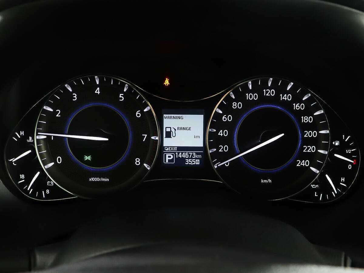 Infiniti QX80 с пробегом — 2013 год. Фото: #12