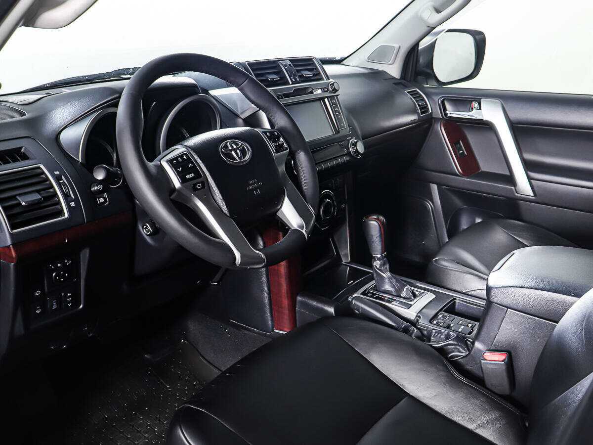Toyota Land Cruiser Prado с пробегом — 2013 год. Фото: #11