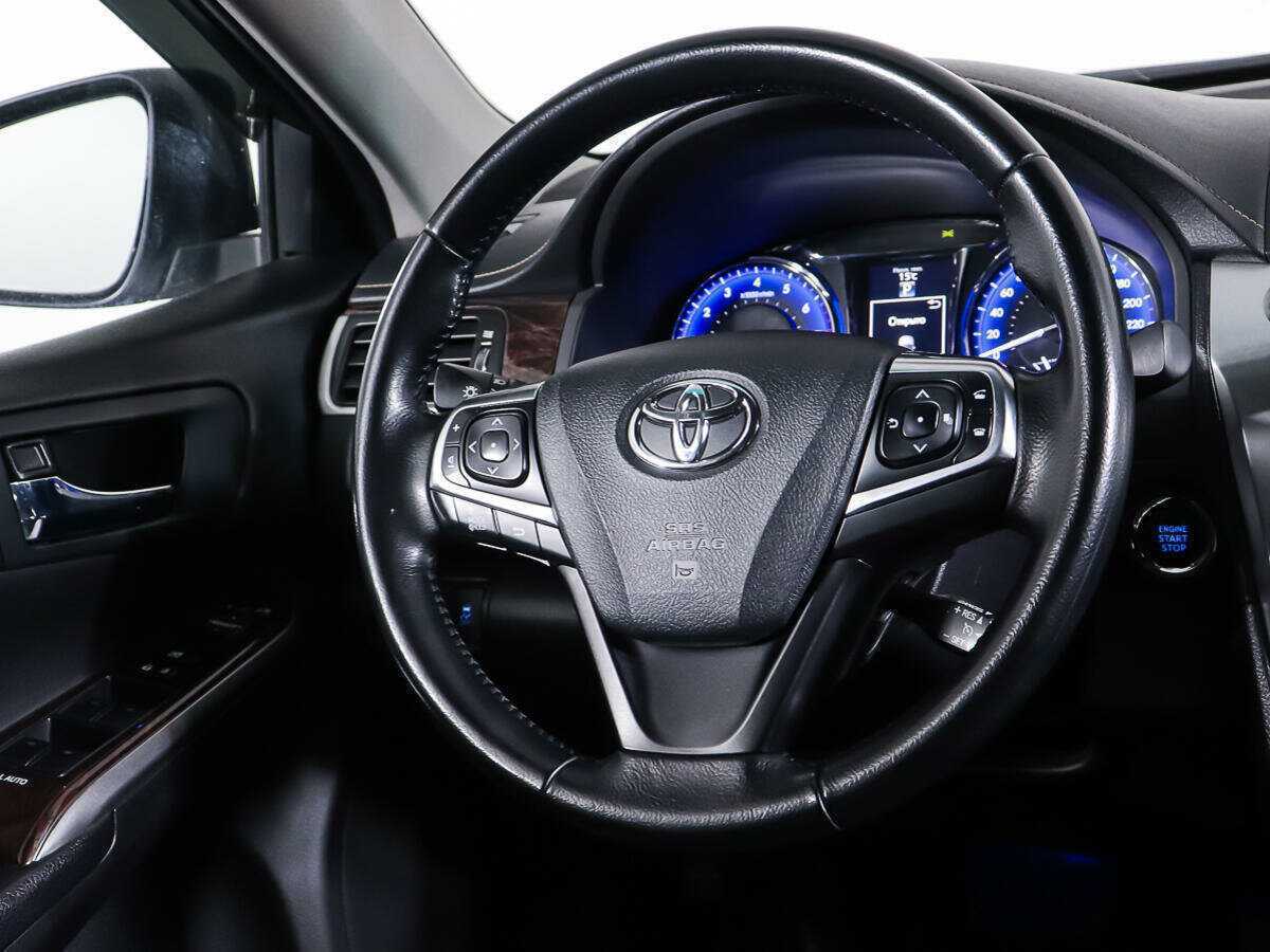 Toyota Camry с пробегом — 2017 год. Фото: #14