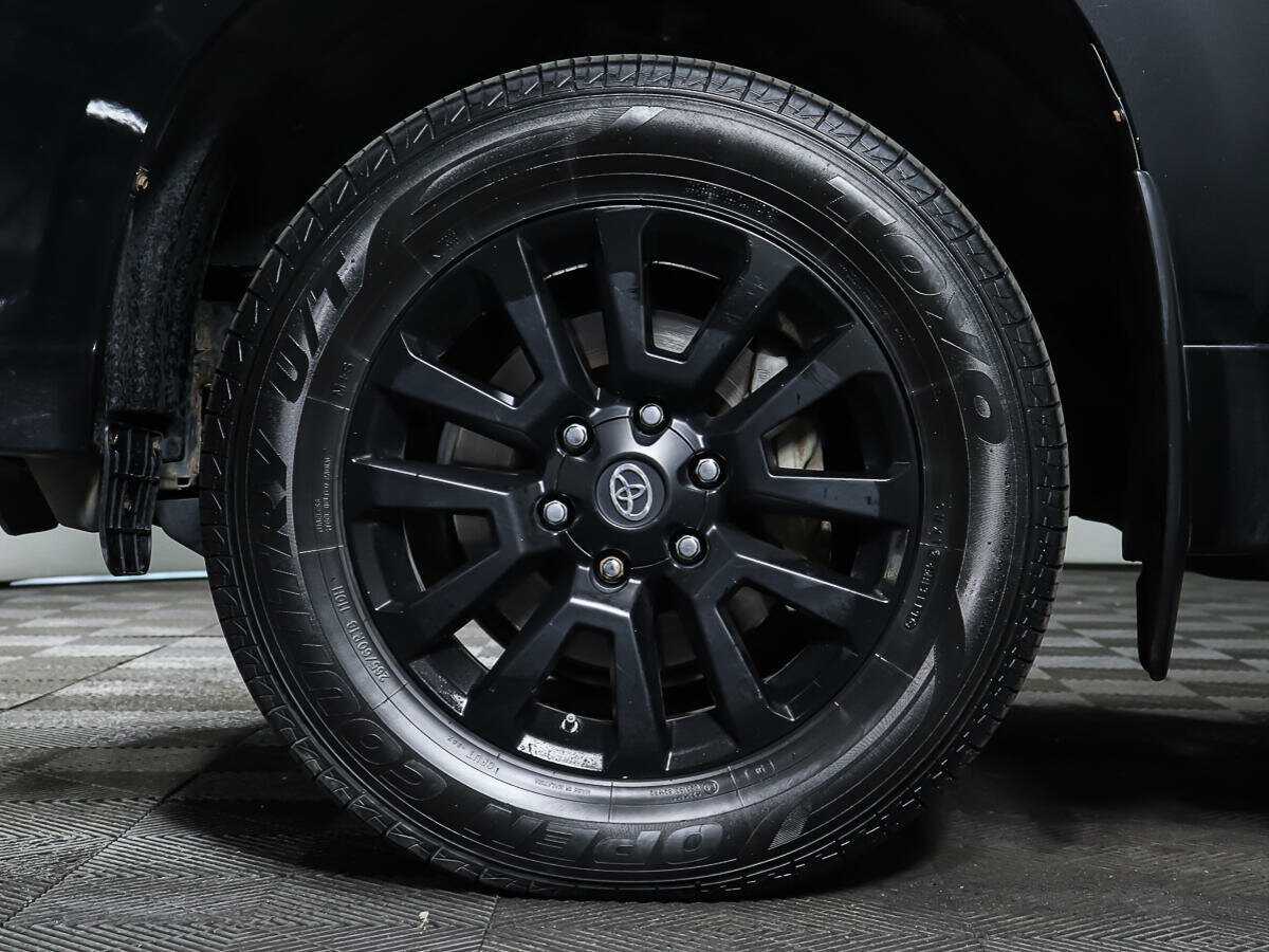 Toyota Land Cruiser Prado с пробегом — 2016 год. Фото: #17
