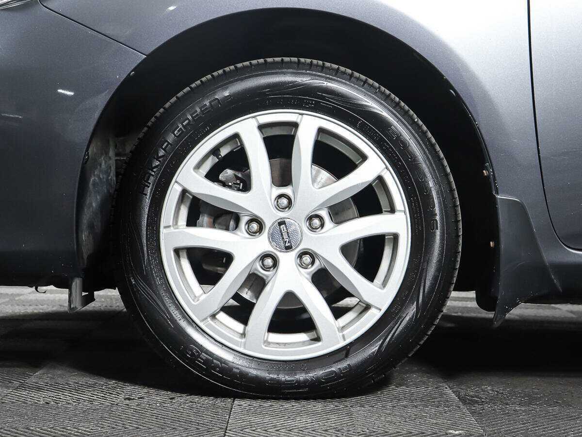 Toyota Corolla с пробегом — 2012 год. Фото: #17