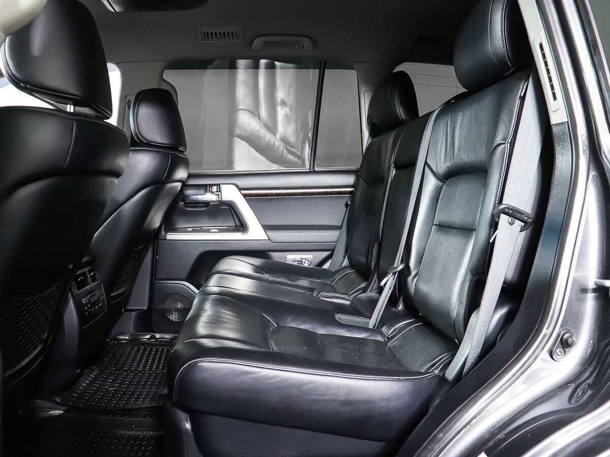 Toyota Land Cruiser с пробегом — 2012 год. Фото: #12