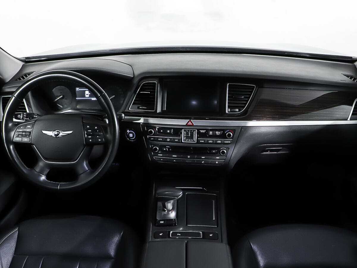 Genesis G80 с пробегом — 2017 год. Фото: #10