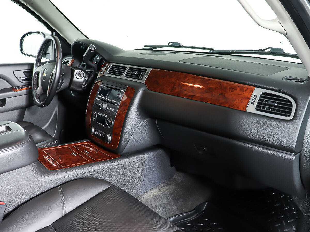 Chevrolet Tahoe с пробегом — 2012 год. Фото: #8
