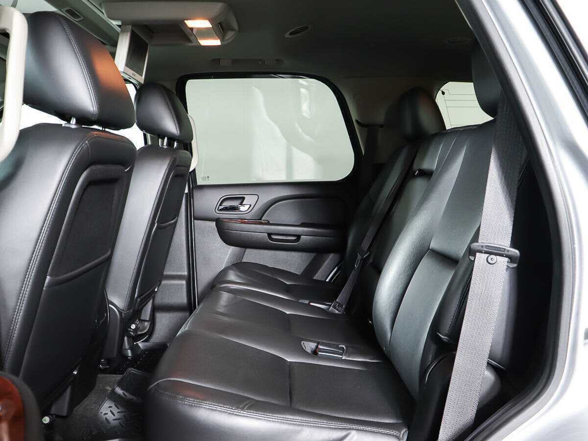 Chevrolet Tahoe с пробегом — 2012 год. Фото: #9