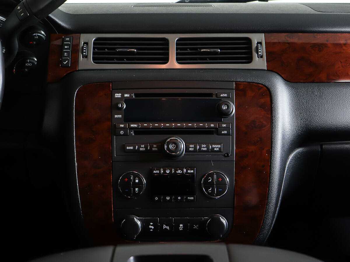 Chevrolet Tahoe с пробегом — 2012 год. Фото: #11