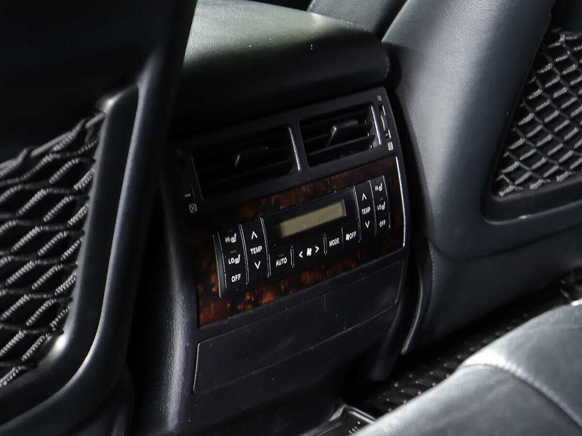 Toyota Land Cruiser с пробегом — 2011 год. Фото: #16