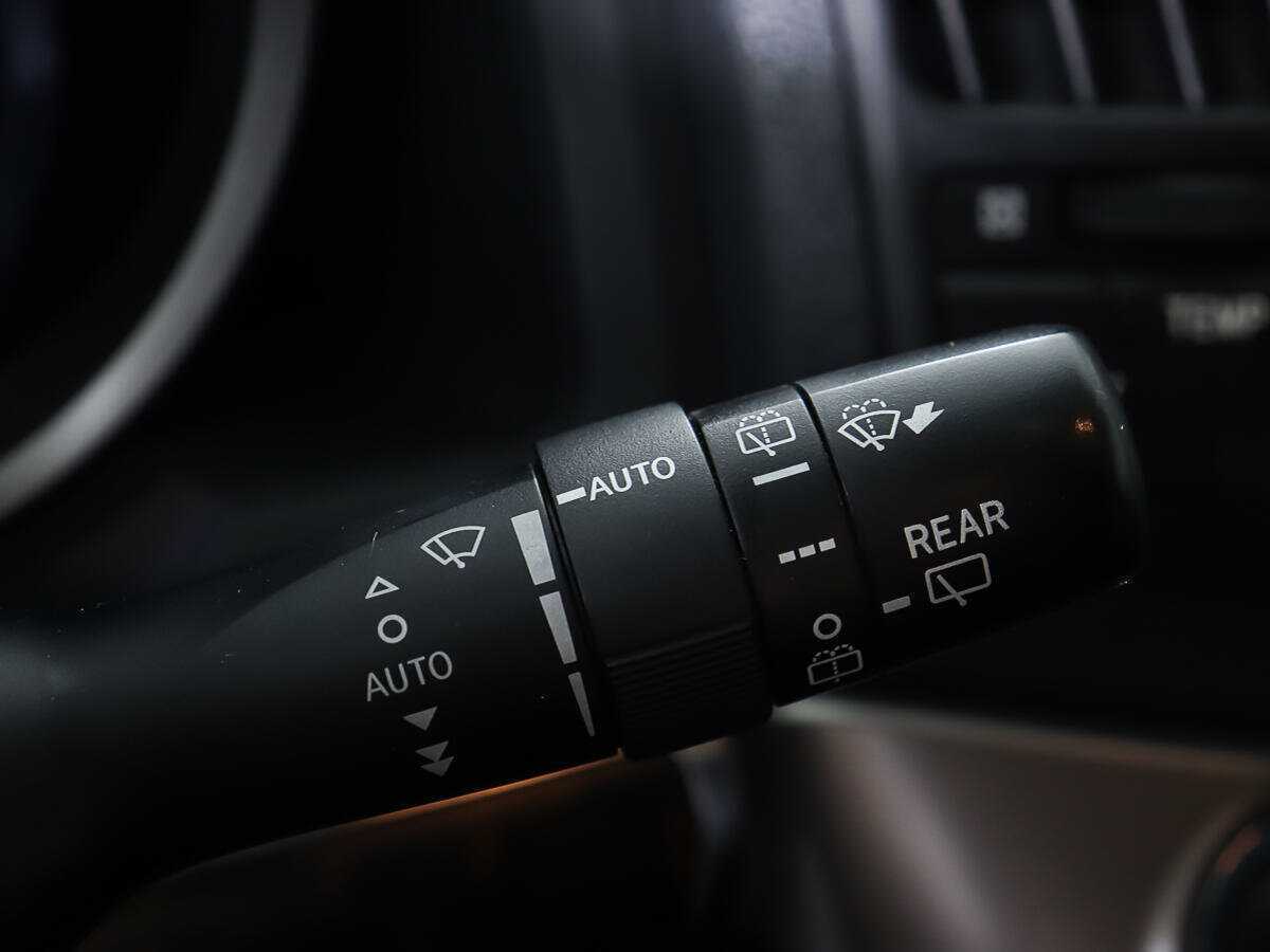 Toyota Land Cruiser с пробегом — 2011 год. Фото: #21