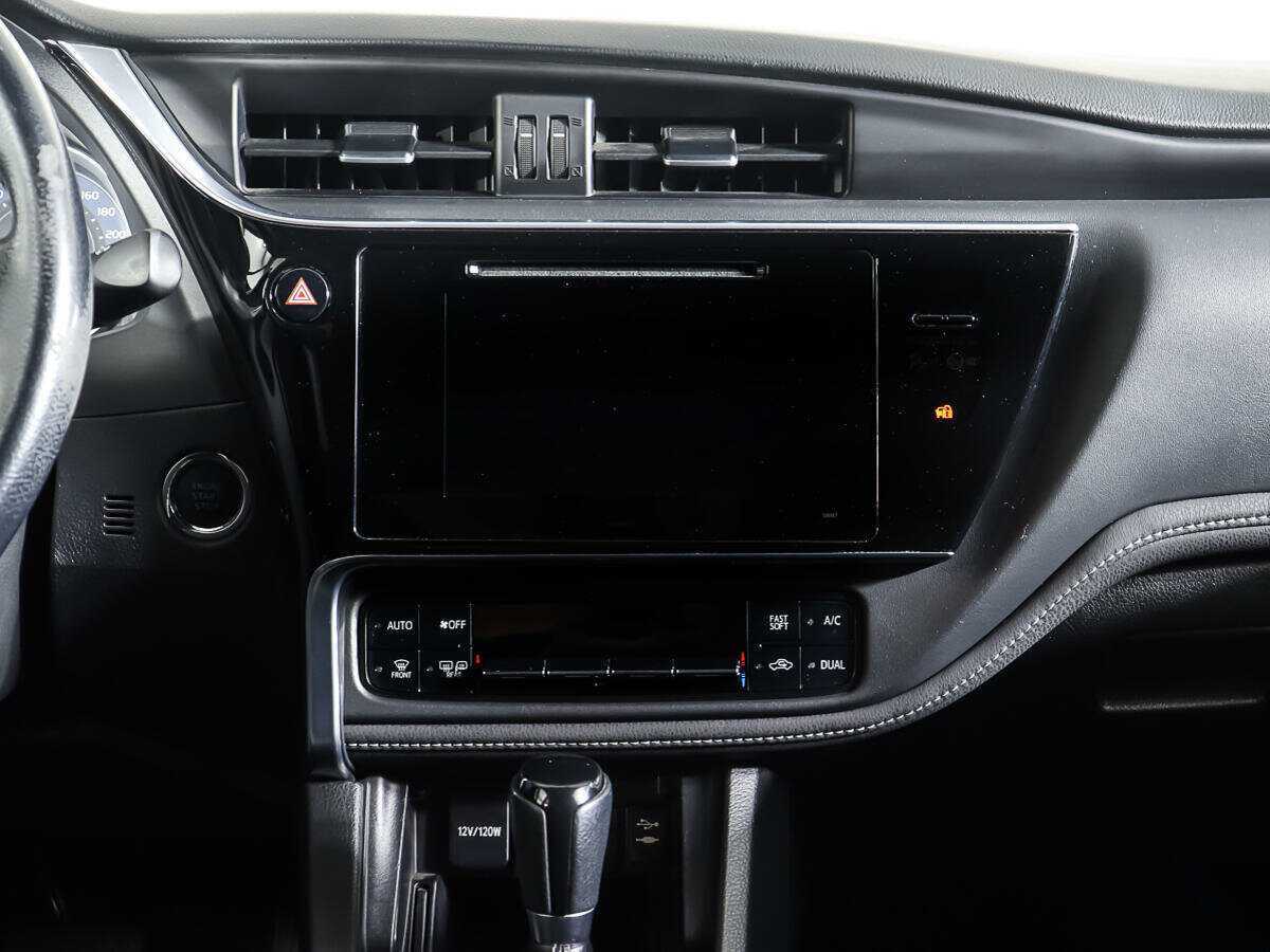 Toyota Corolla с пробегом — 2017 год. Фото: #9