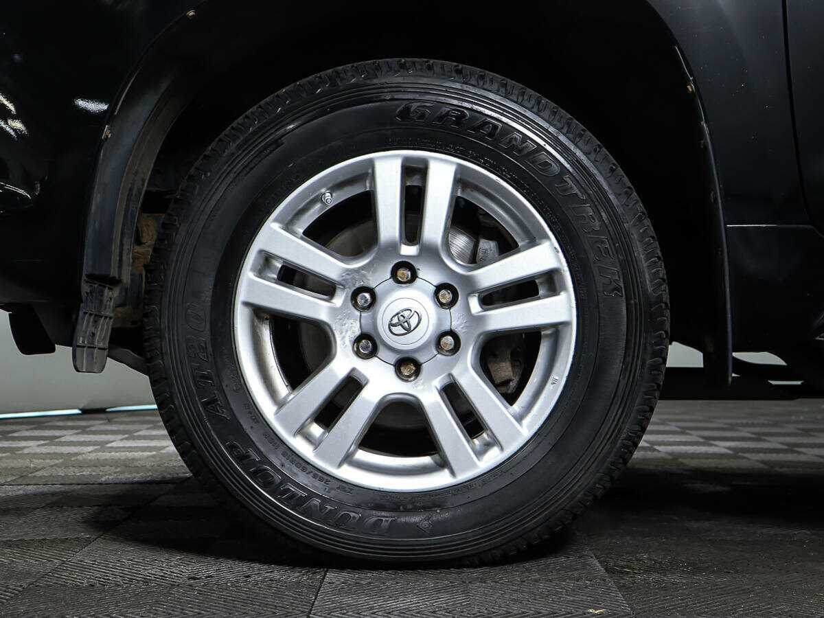 Toyota Land Cruiser Prado с пробегом — 2010 год. Фото: #21