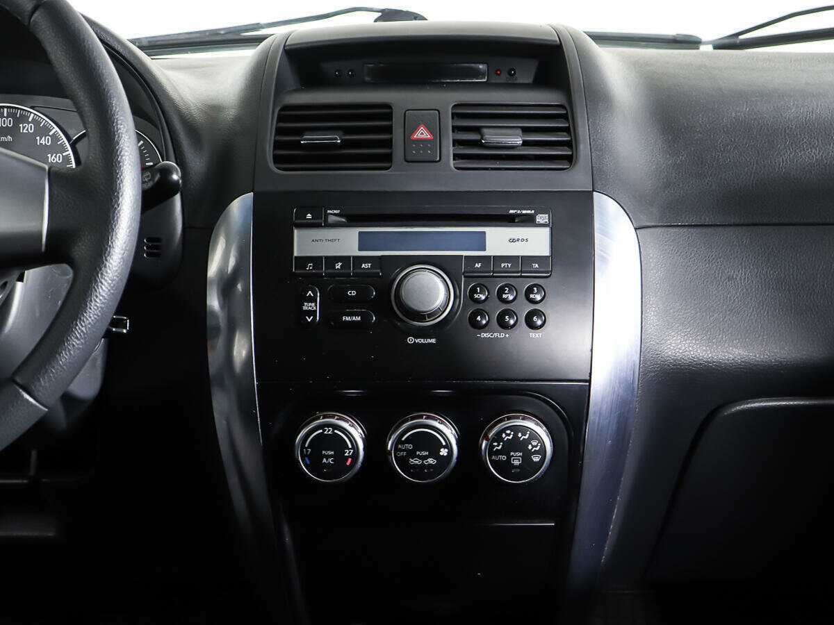 Suzuki SX4 с пробегом — 2007 год. Фото: #11
