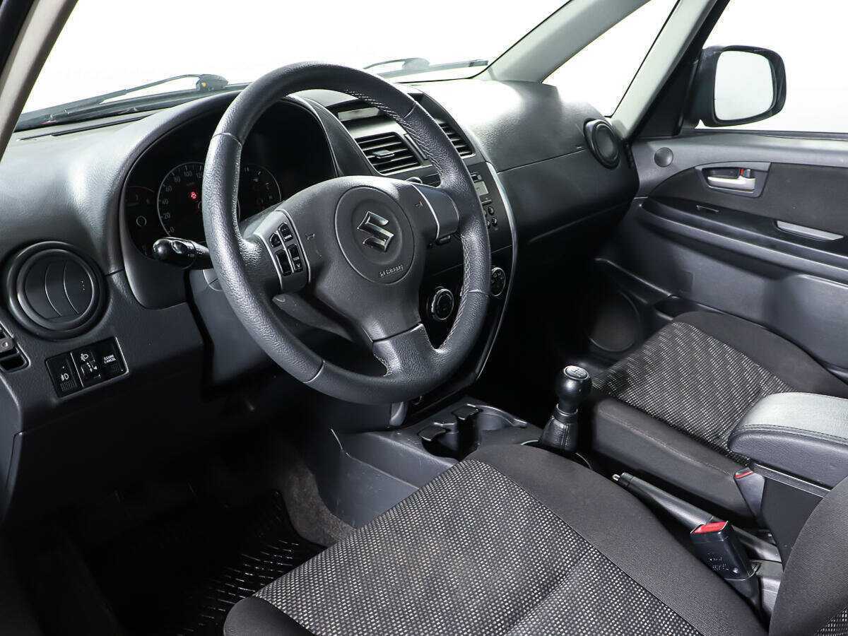 Suzuki SX4 с пробегом — 2007 год. Фото: #12