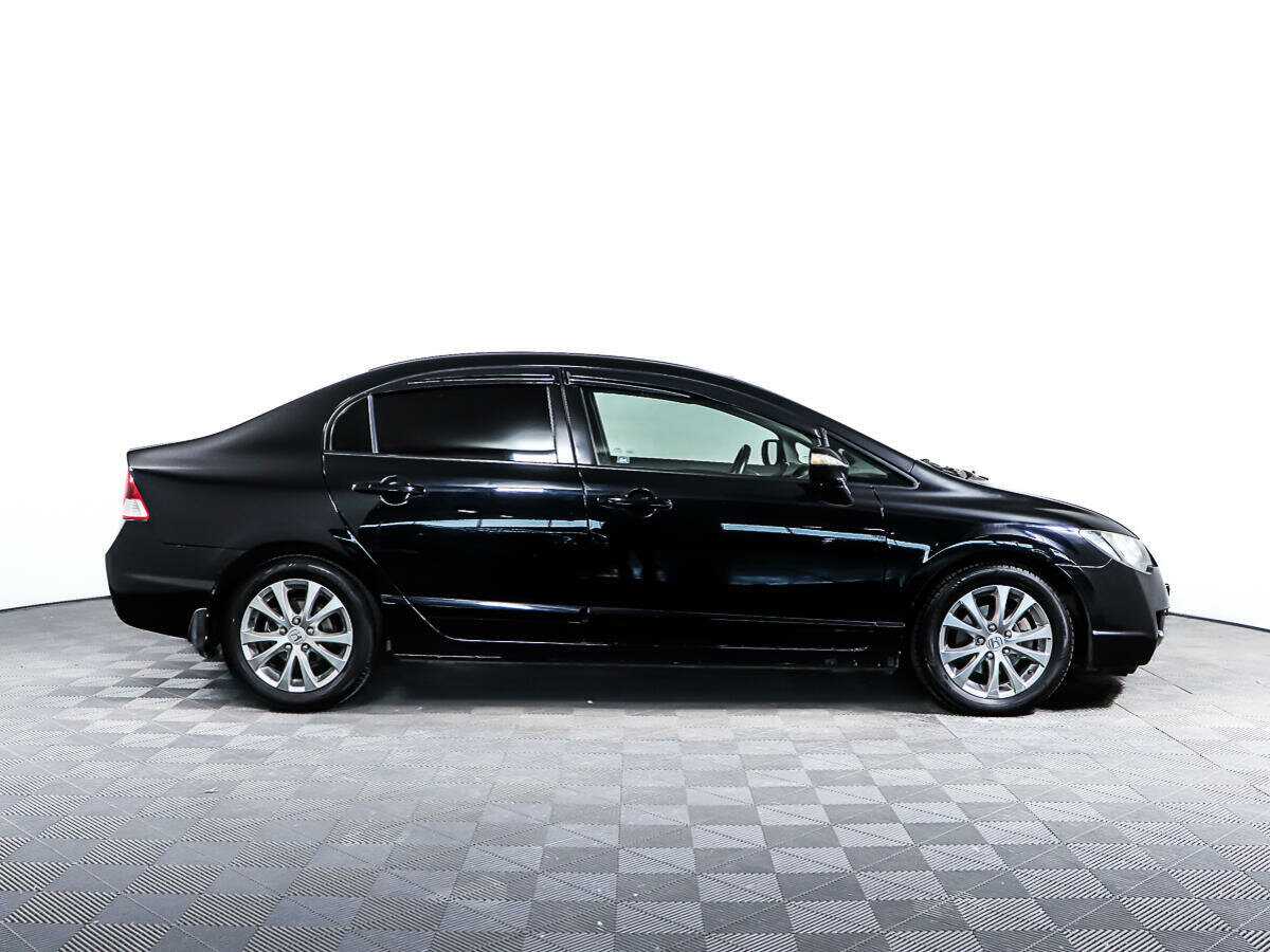 Honda Civic с пробегом — 2008 год. Фото: #3