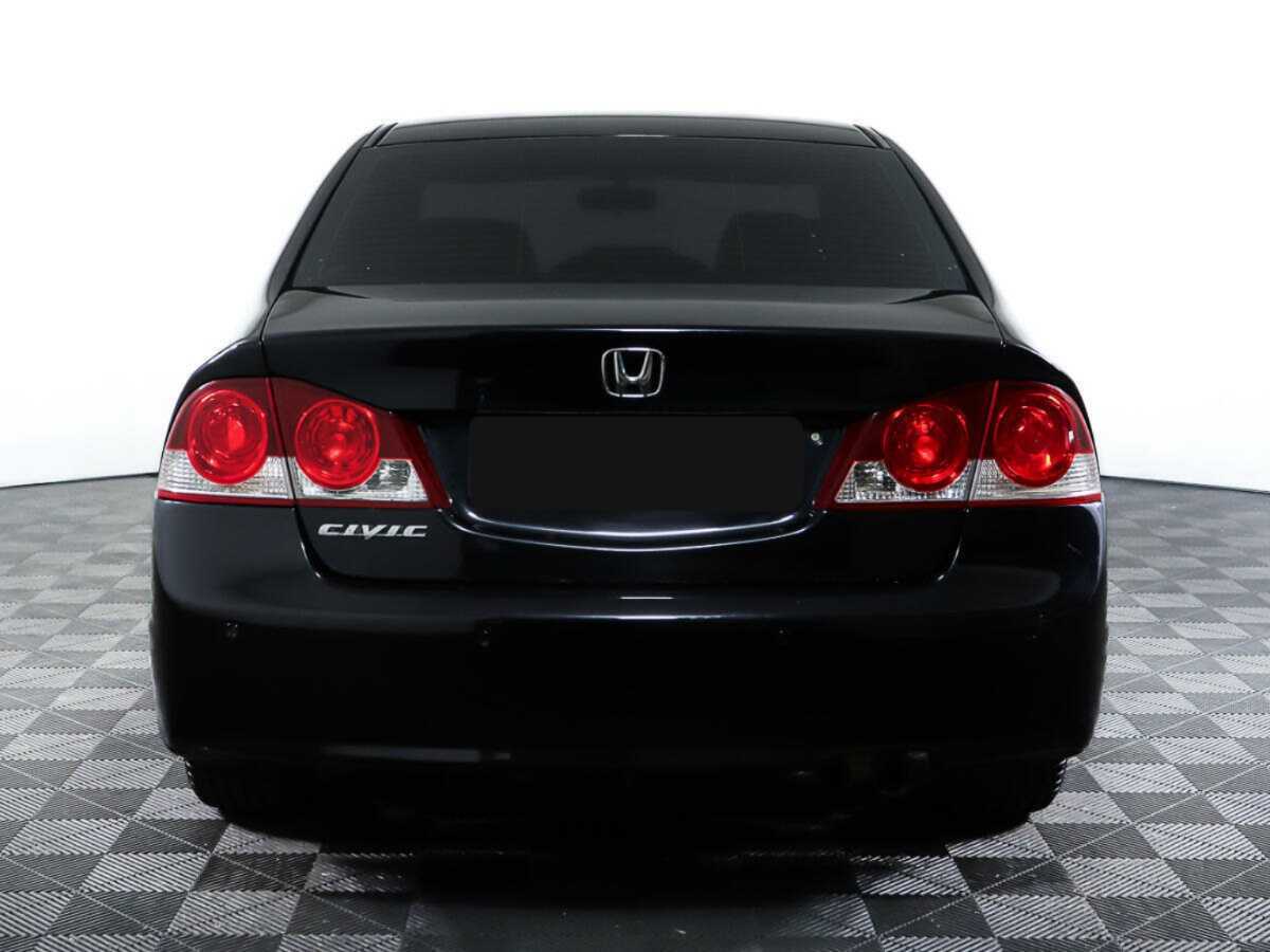 Honda Civic с пробегом — 2008 год. Фото: #5