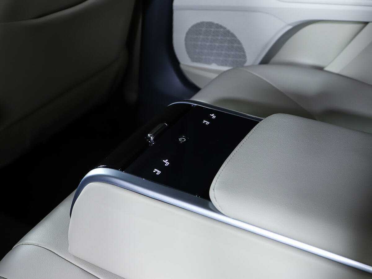 Toyota Camry с пробегом — 2019 год. Фото: #15