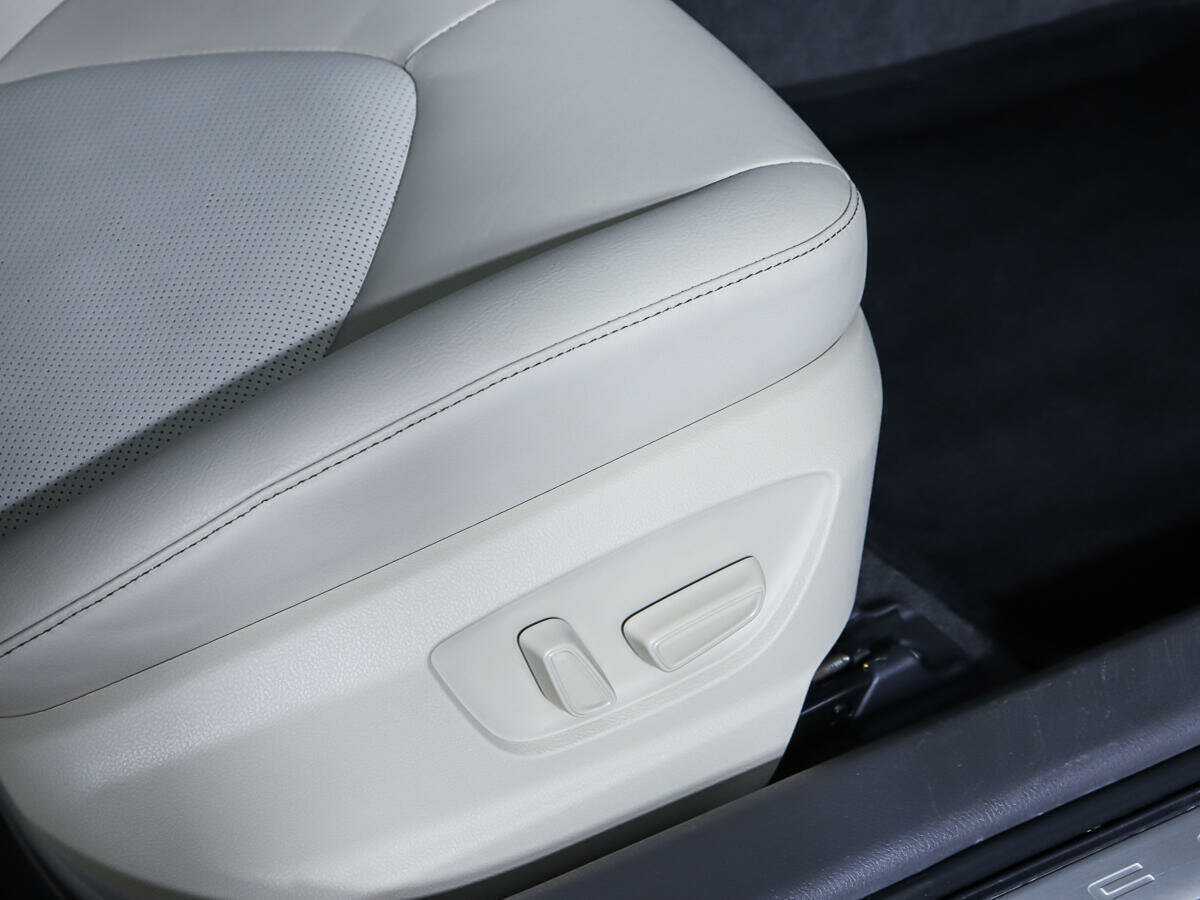 Toyota Camry с пробегом — 2019 год. Фото: #16