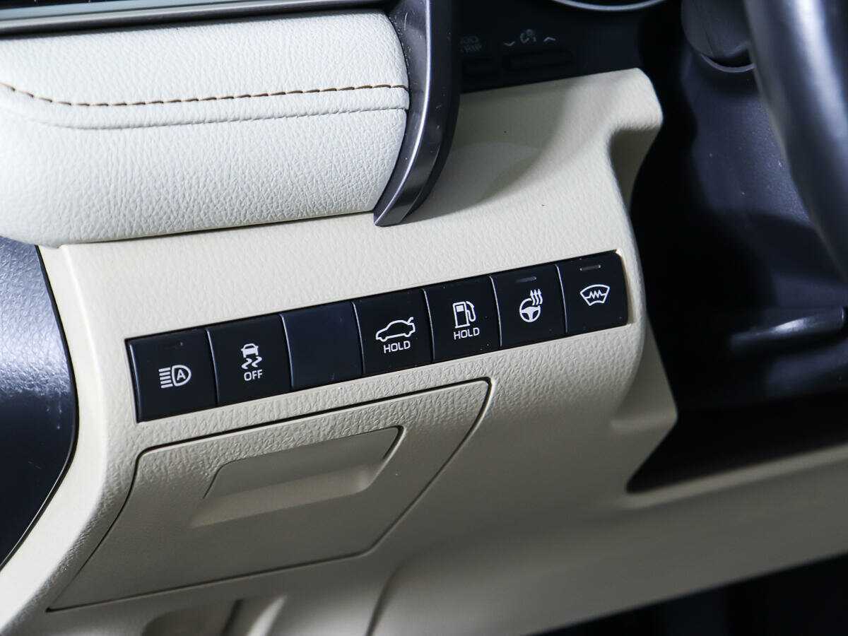 Toyota Camry с пробегом — 2019 год. Фото: #19