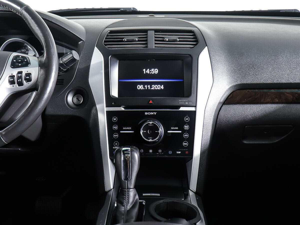Ford Explorer с пробегом — 2013 год. Фото: #14
