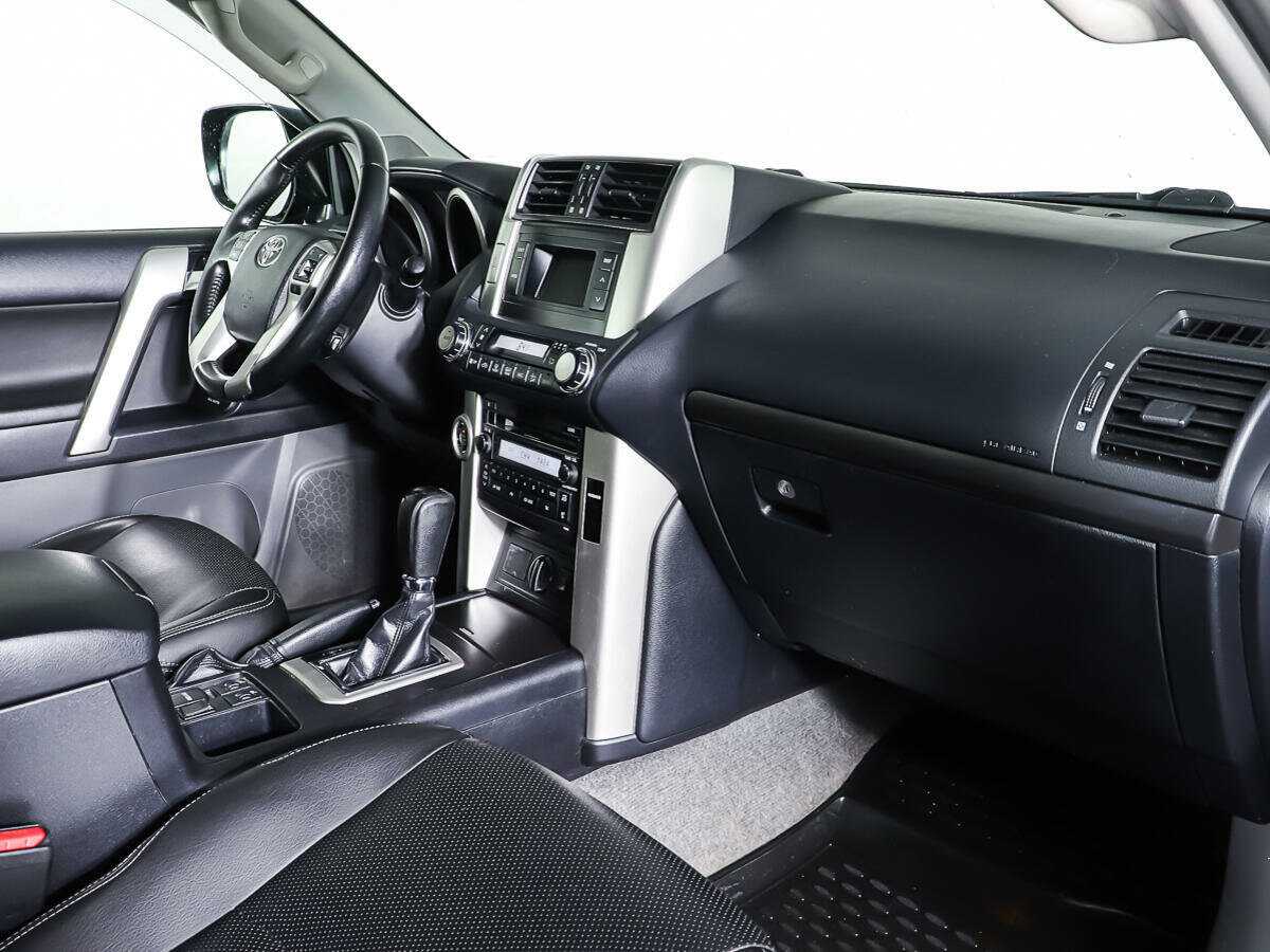 Toyota Land Cruiser Prado с пробегом — 2010 год. Фото: #8