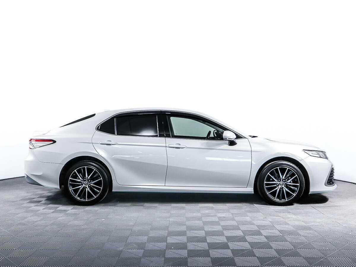 Toyota Camry с пробегом — 2021 год. Фото: #3
